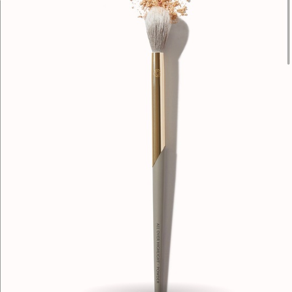 Complex Culture Beauty Highlighter Brush - Picture 1 of 3